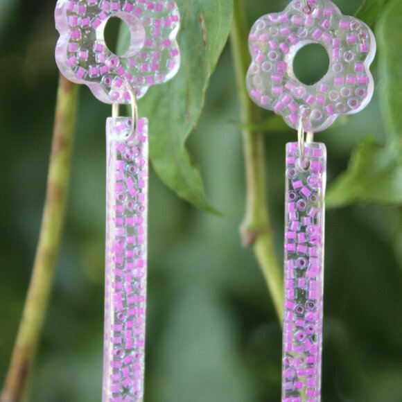 Purple Daisy Resin Earrings Hand Crafted - Picture 2 of 5